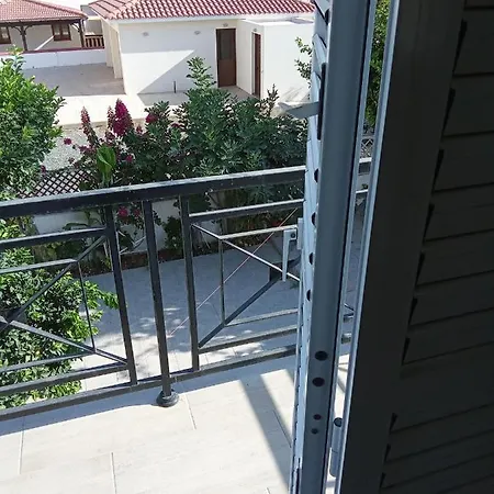 5 Bedroom House For Good Price In Livadia, Easy Access To The Sea And Larnaca