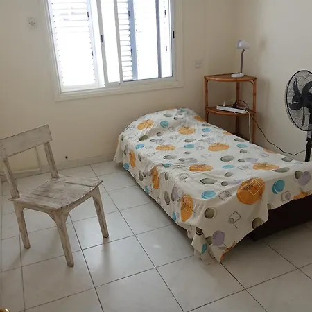 5 Bedroom House For Good Price In Livadia, Easy Access To The Sea And Hébergement de vacances