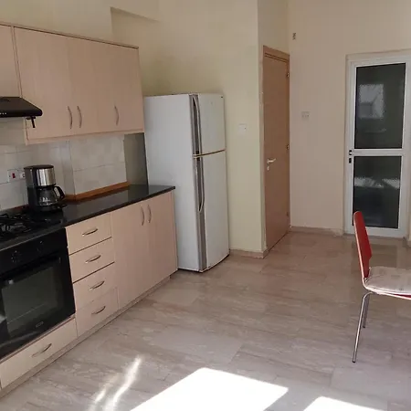 5 Bedroom House For Good Price In Livadia, Easy Access To The Sea And Hébergement de vacances